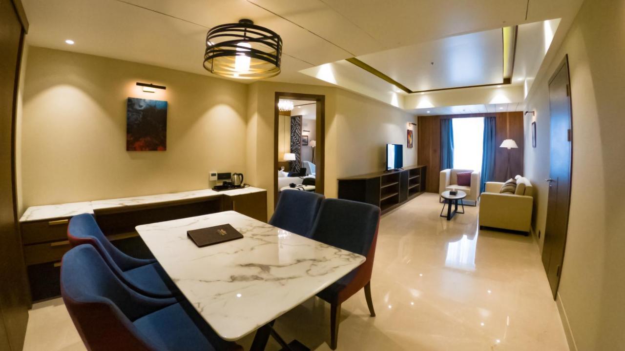 Hotel Avinash International Jagdalpur ภายนอก รูปภาพ