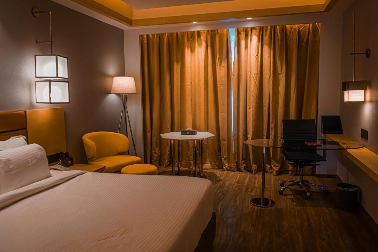 Hotel Avinash International Jagdalpur ภายนอก รูปภาพ