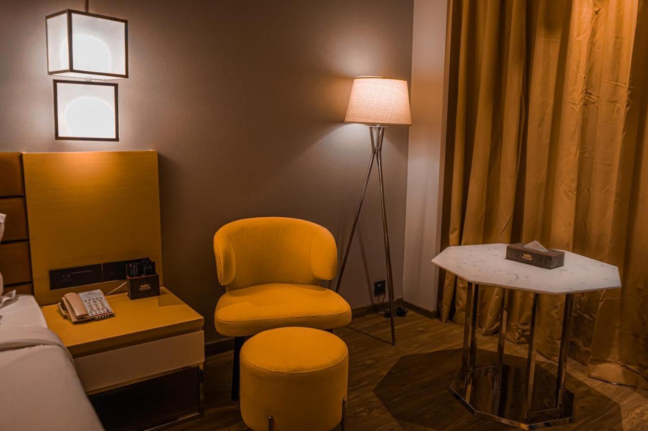 Hotel Avinash International Jagdalpur ภายนอก รูปภาพ
