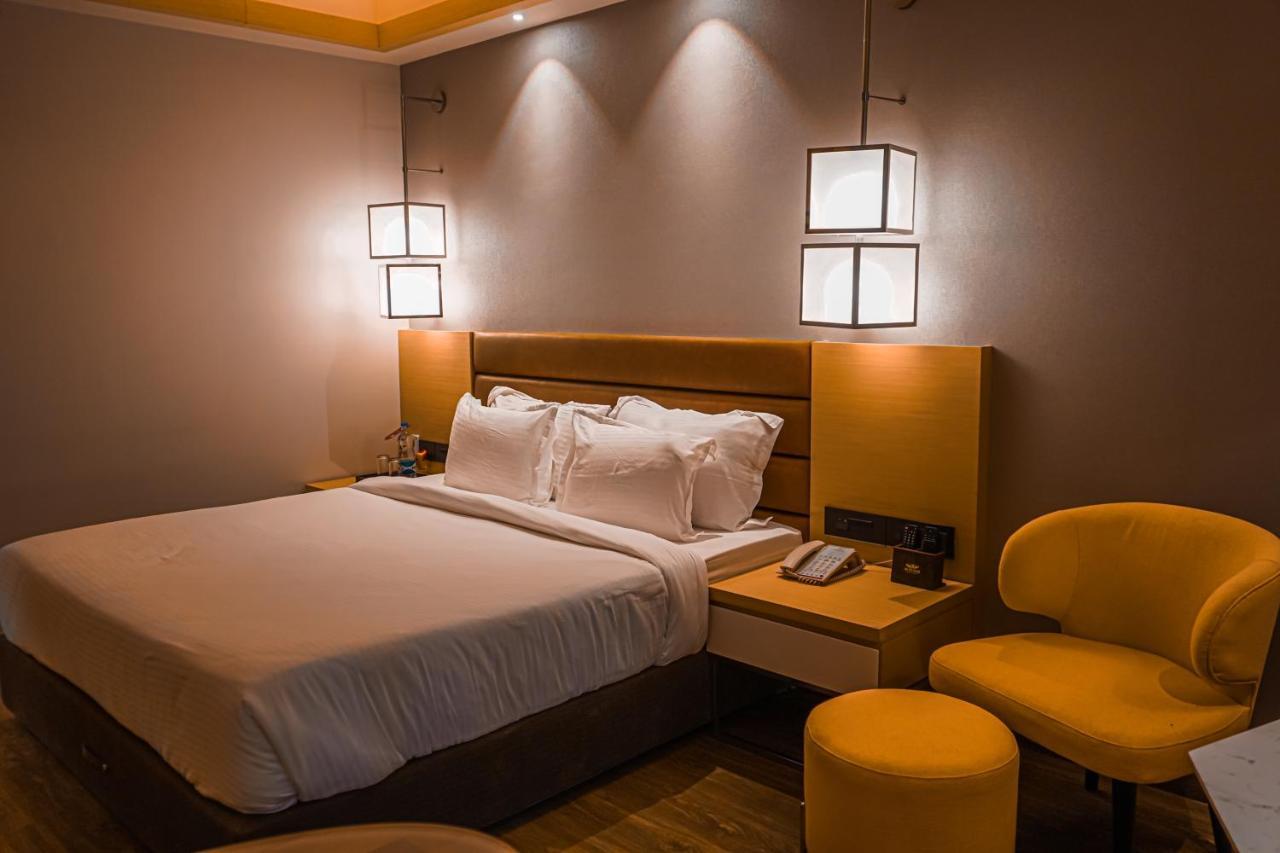 Hotel Avinash International Jagdalpur ภายนอก รูปภาพ