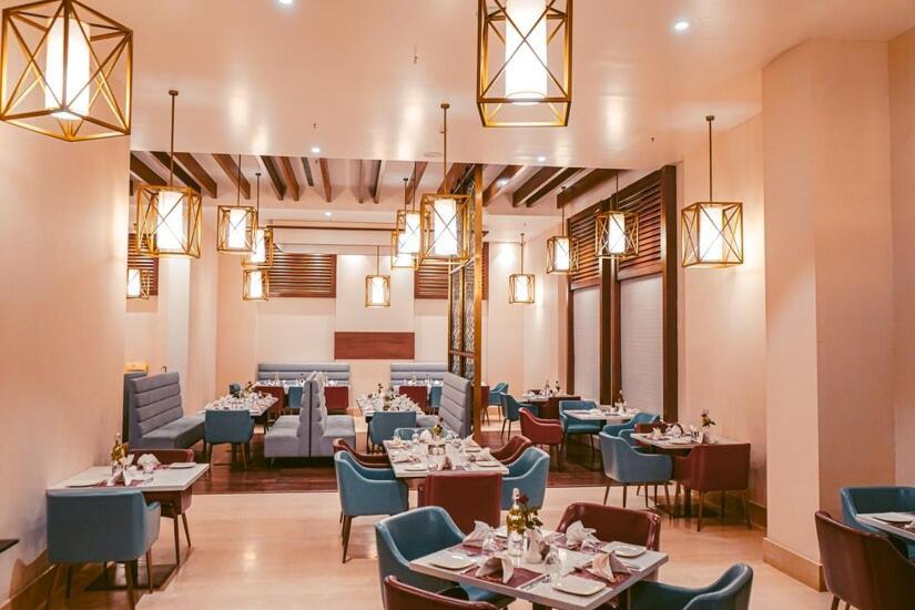 Hotel Avinash International Jagdalpur ภายนอก รูปภาพ